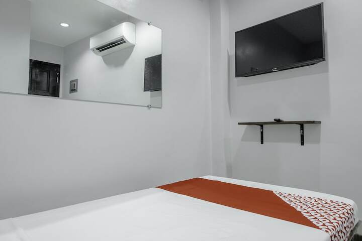 Room 17 of 28
