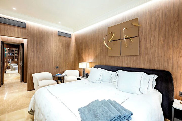 Room 10 of 52