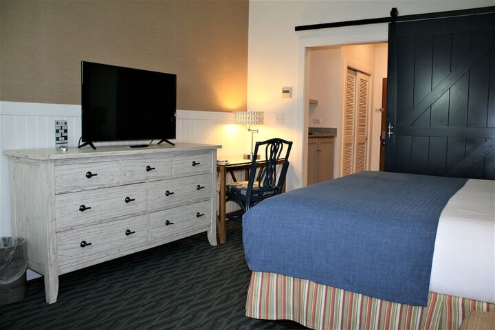 Room 27 of 169