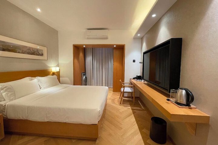 Room 6 of 69