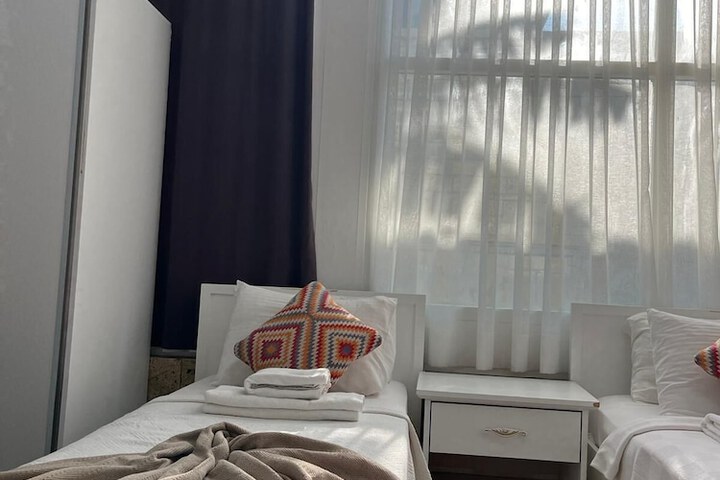 Room 16 of 72