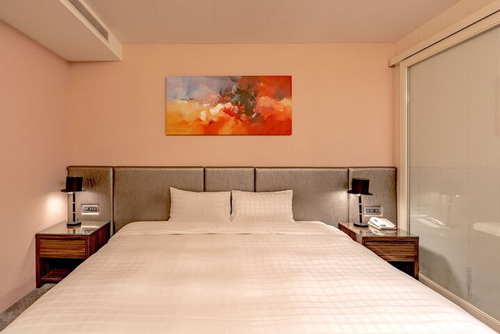 Room 19 of 100