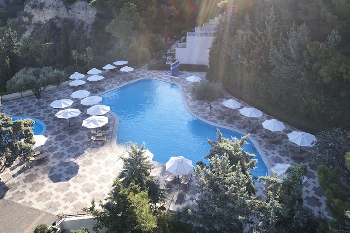 Pool 75 of 153