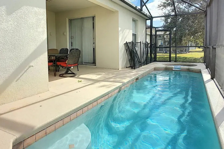 Pool 13 of 21