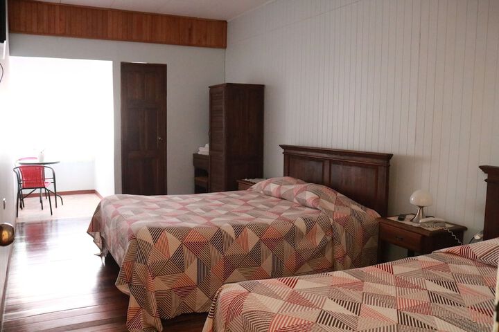 Room 9 of 35