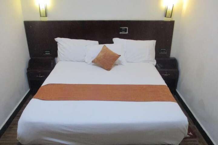 Room 4 of 22