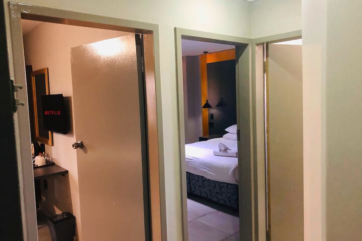 Room 31 of 241