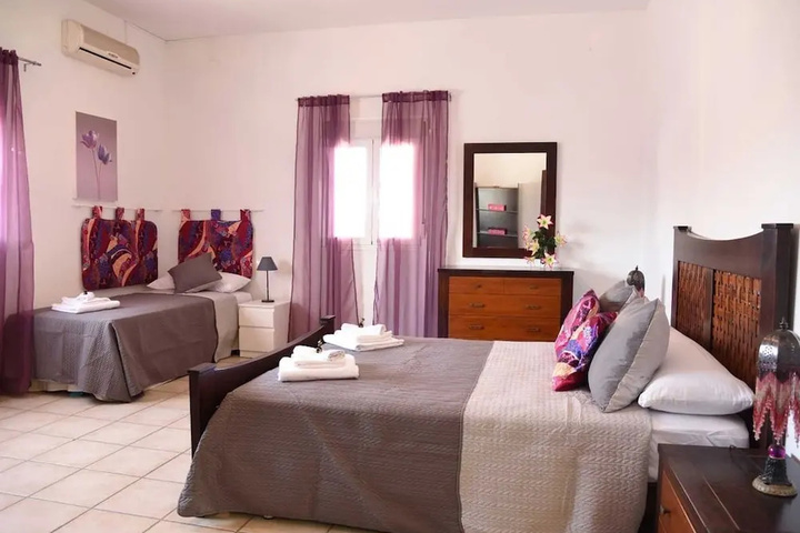 Room 7 of 25