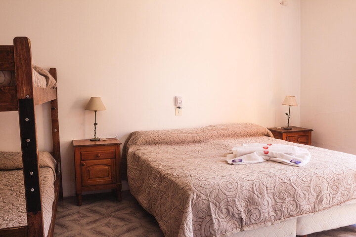 Room 33 of 48