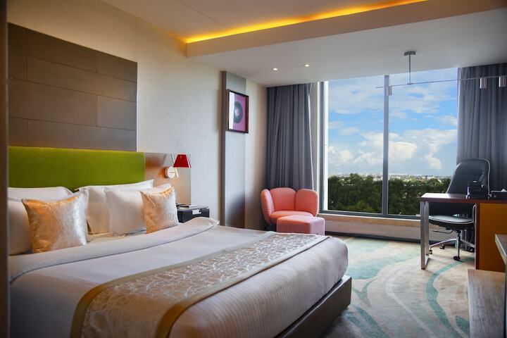 Room 3 of 32