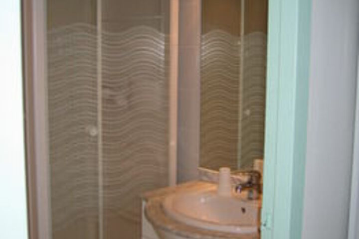 Room 2 of 7