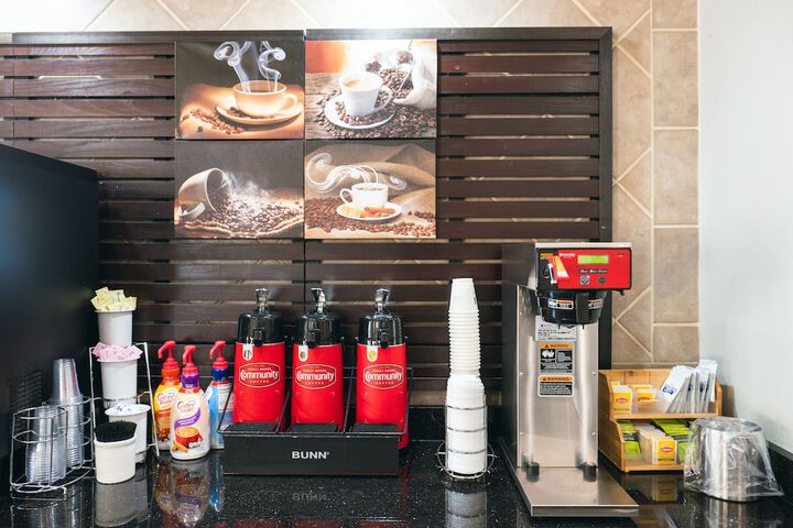 Breakfast/Coffee Service 20 of 38