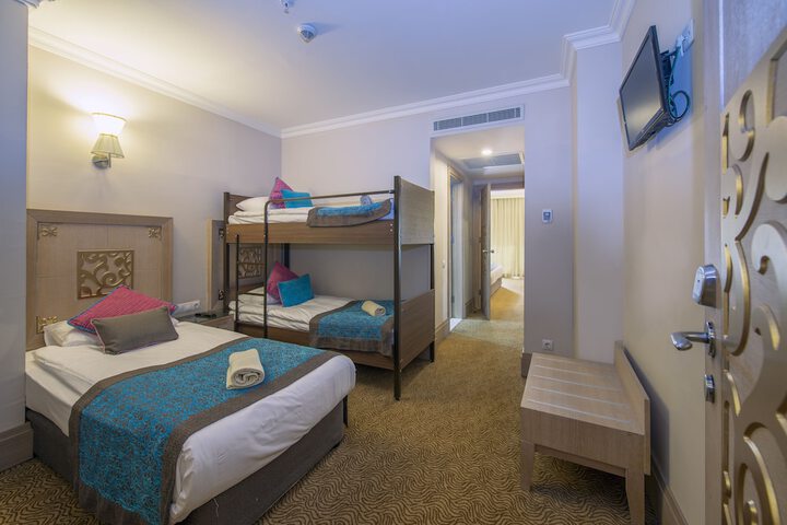 Room 14 of 96