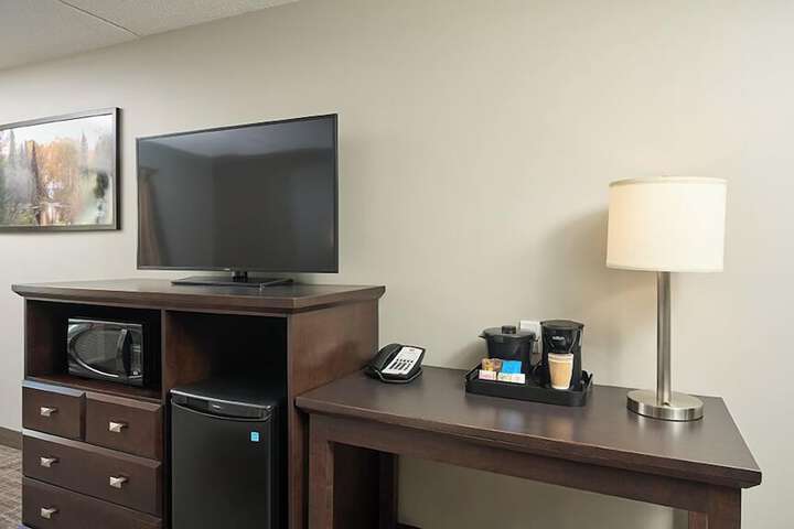 Room 15 of 33
