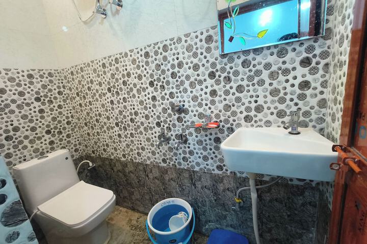 Room 15 of 18