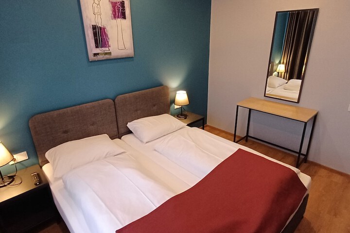 Room 14 of 87