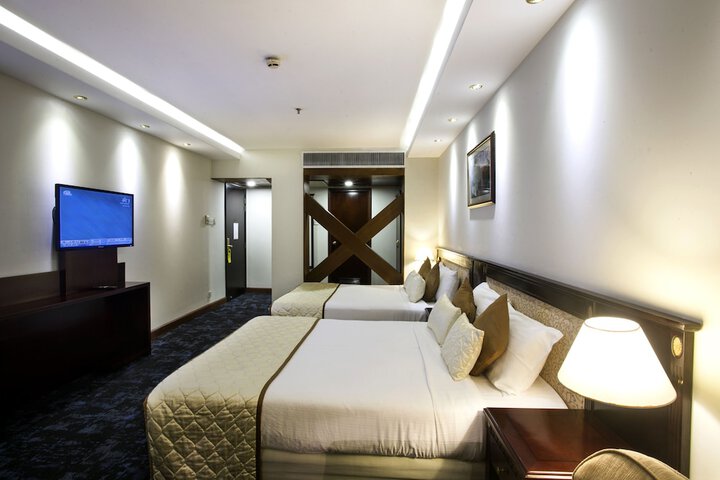 Room 43 of 258