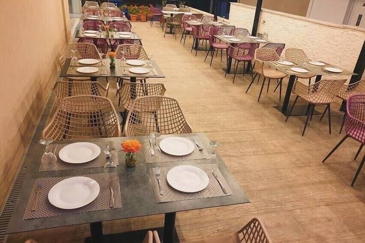 Dining 58 of 61