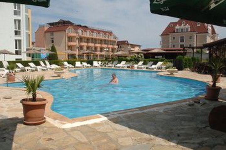 Pool 41 of 58