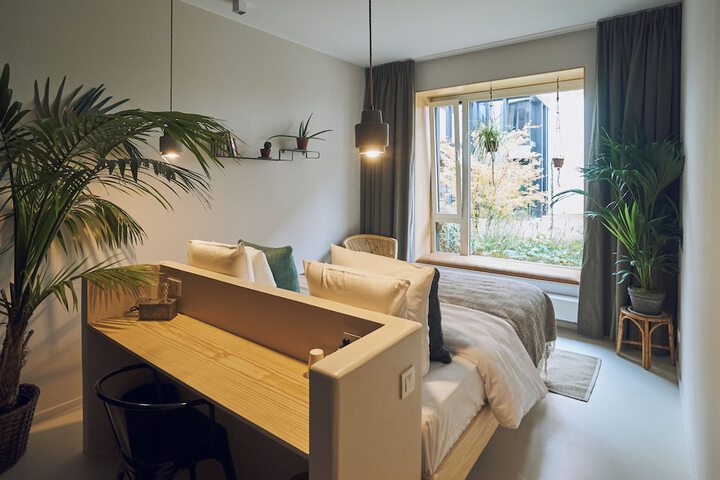 Room 9 of 48