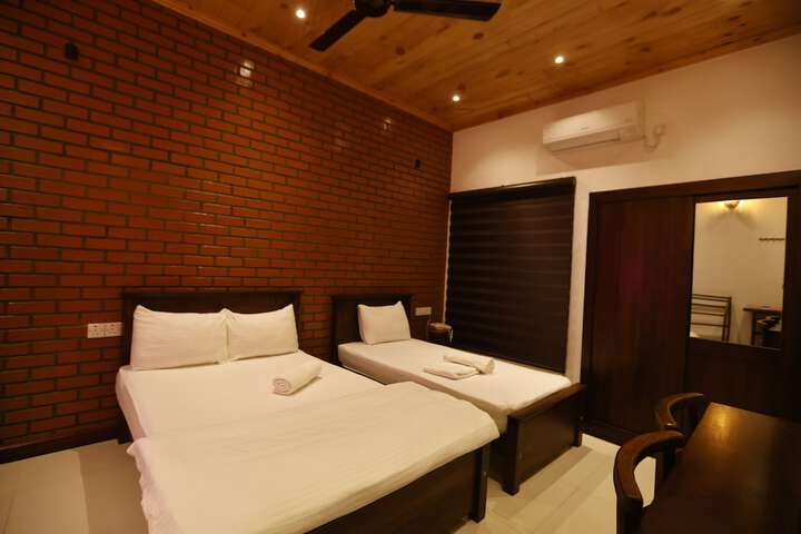 Room 7 of 26