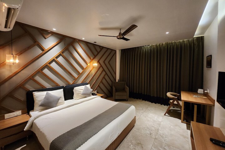 Room 15 of 68