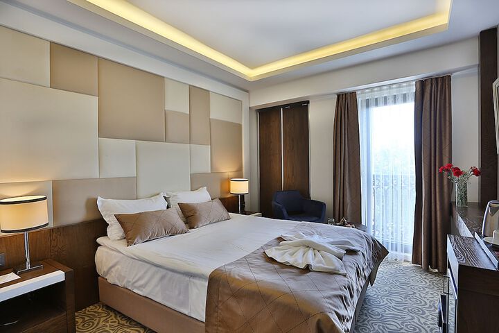 Room 37 of 84