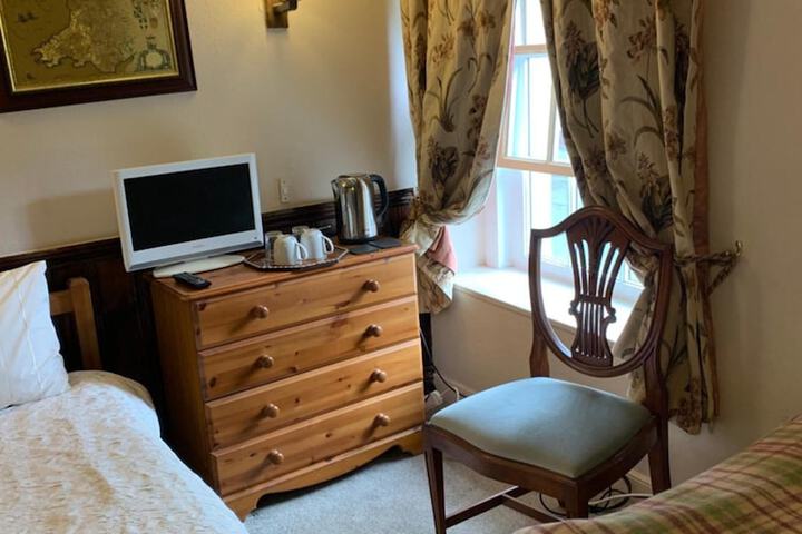 Room 15 of 35