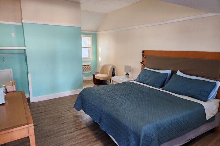 Room 12 of 43