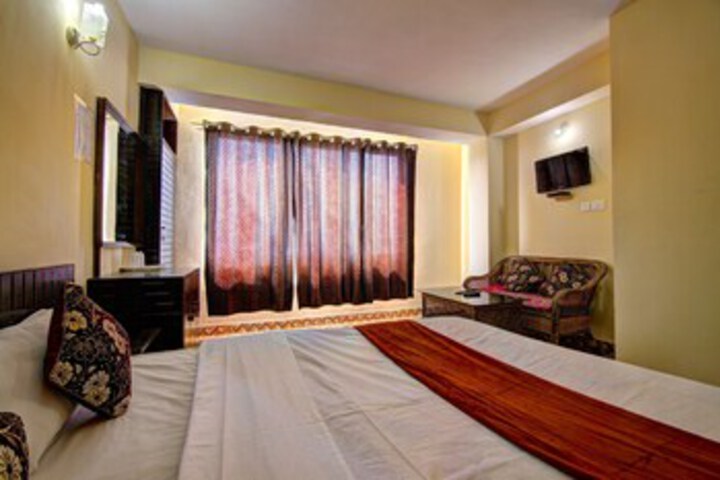 Room 19 of 34