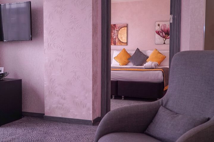 Room 32 of 69