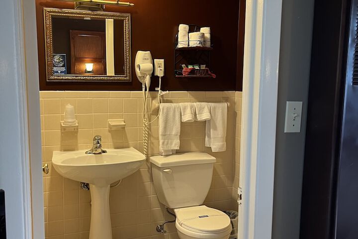 Room 43 of 55