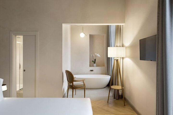 Room 48 of 82