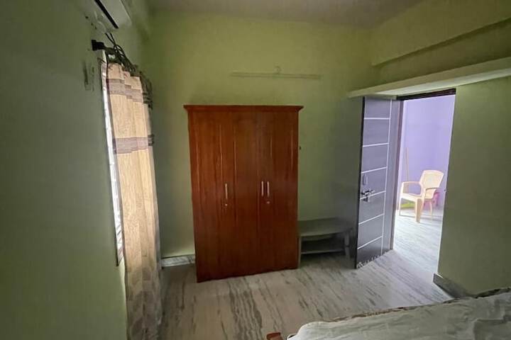 Room 3 of 18