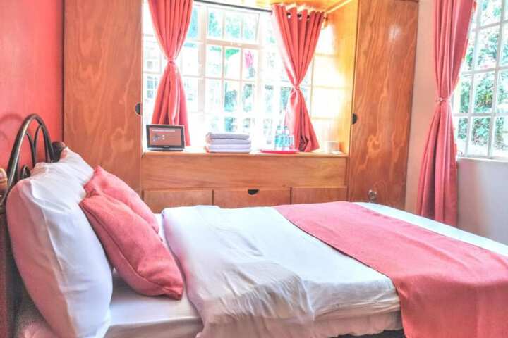 Room 2 of 7
