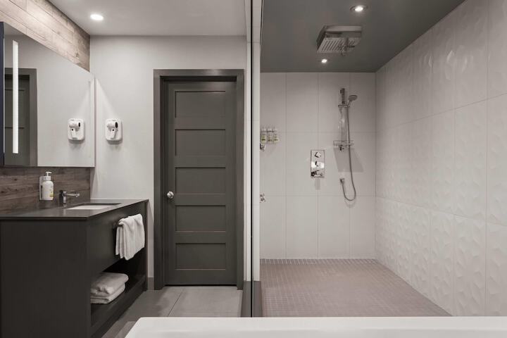 Room 41 of 60