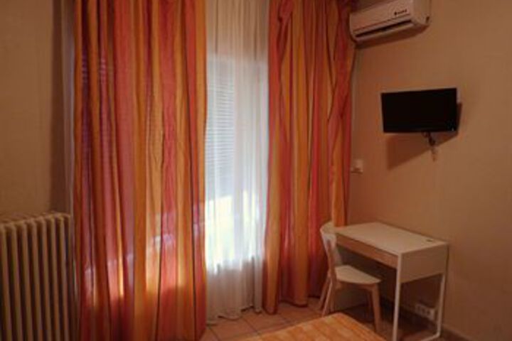 Room 7 of 10