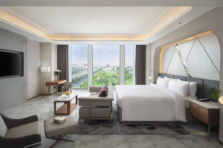 Room 6 of 21