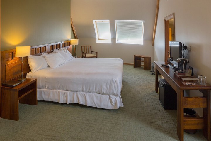 Room 18 of 140