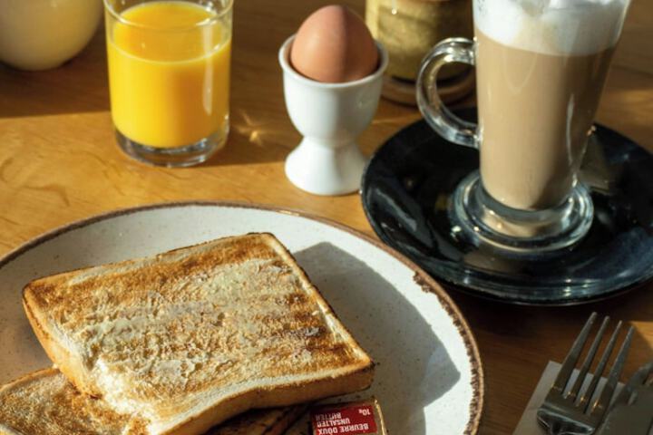 Breakfast/Coffee Service 95 of 135