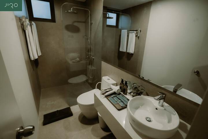 Room 32 of 48