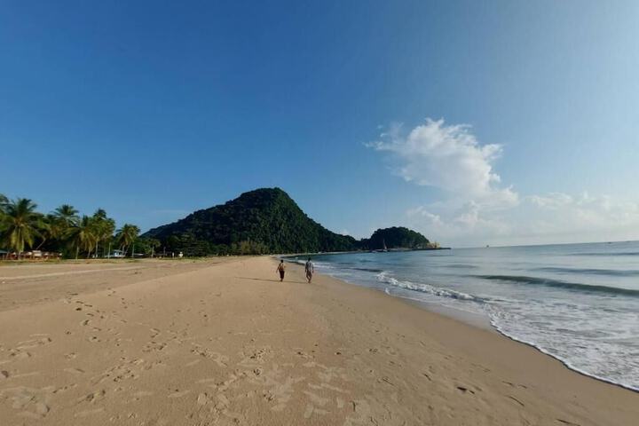 Beach 55 of 76