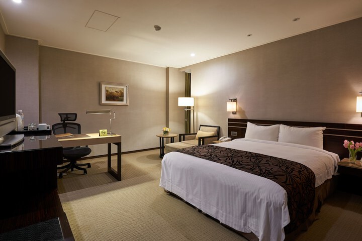 Room 8 of 72