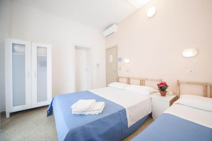 Room 19 of 39