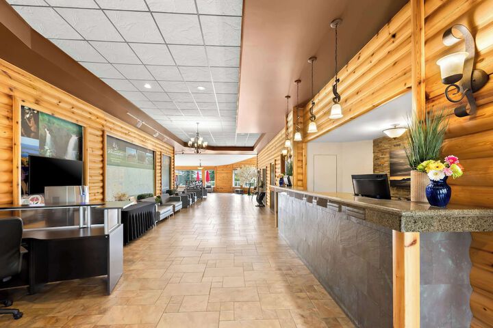 Entrance & Lobby