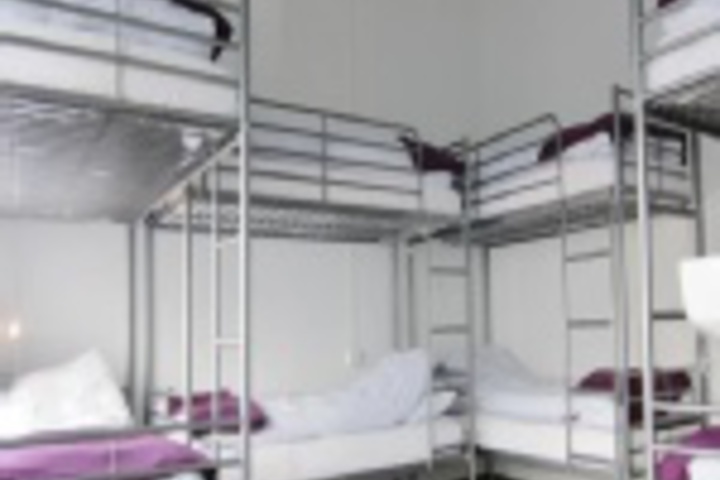 Room 180 of 276