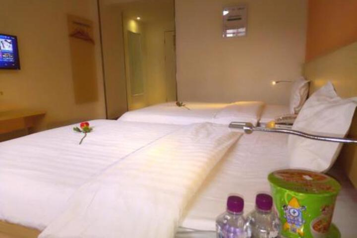 Room 5 of 5