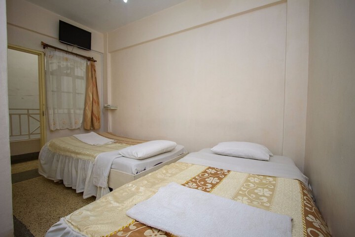 Room 9 of 24