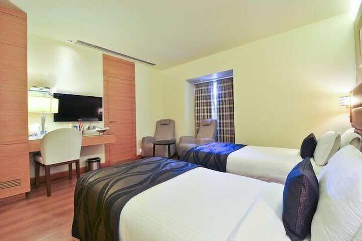 Room 12 of 25