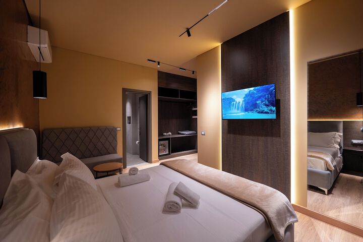 Room 53 of 133